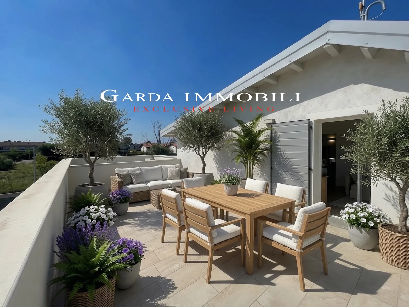 Sirmione Luxury Village — Zona pranzo esterna sotto il portico